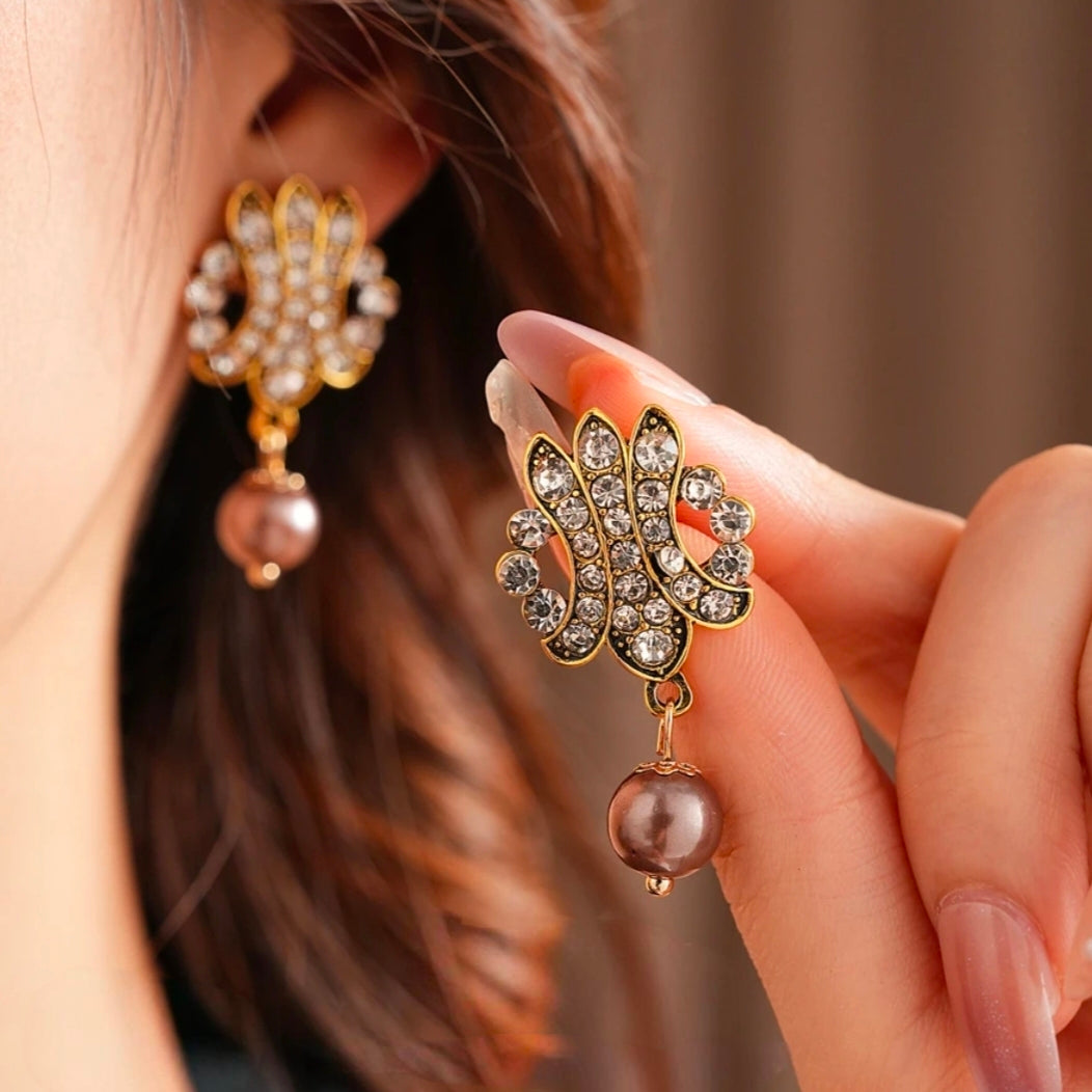 أقراط اللؤلؤ الزجاجية الذهبية المزججة